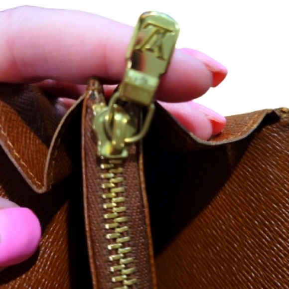 Authentic Louis Vuitton Monogram Wallet - Picture 10 of 16